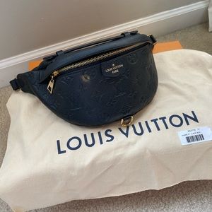 Louis Vuitton epi bum bag